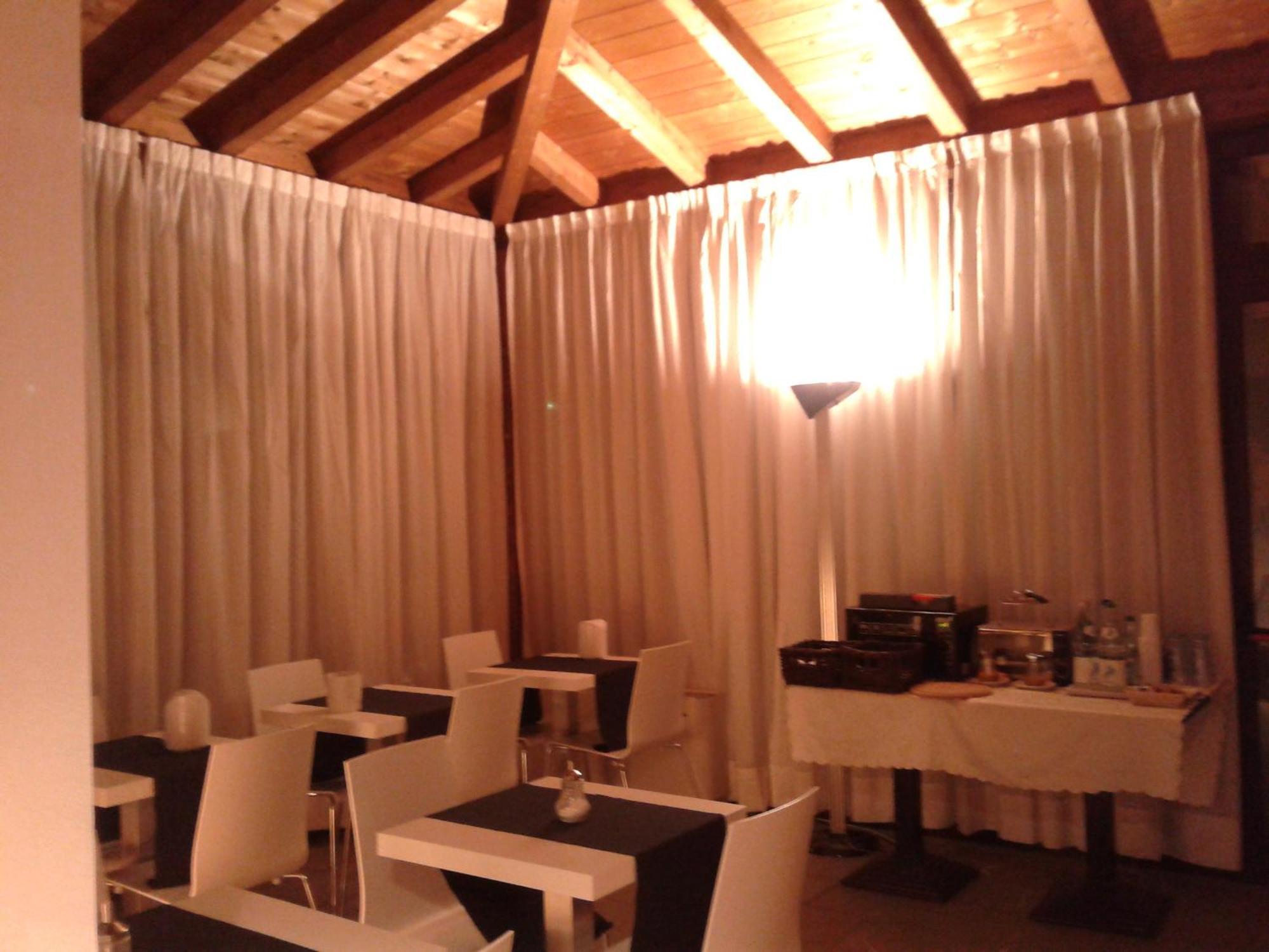 Hotel La Rosta Reggio Emilia Exterior photo
