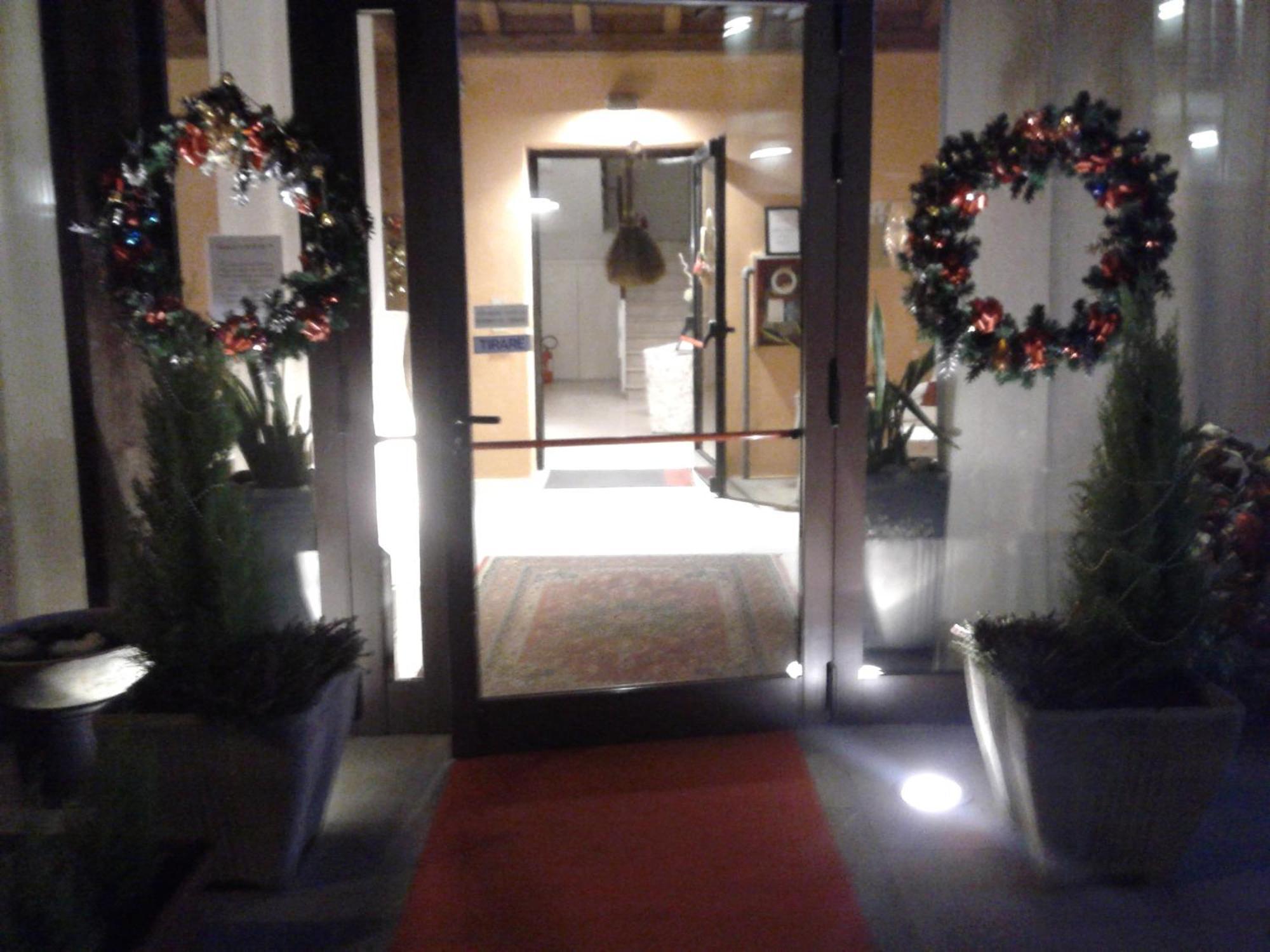Hotel La Rosta Reggio Emilia Exterior photo