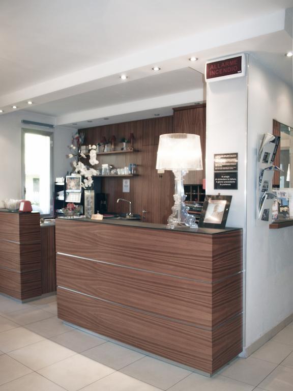 Hotel La Rosta Reggio Emilia Exterior photo