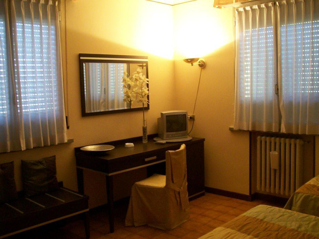 Hotel La Rosta Reggio Emilia Exterior photo