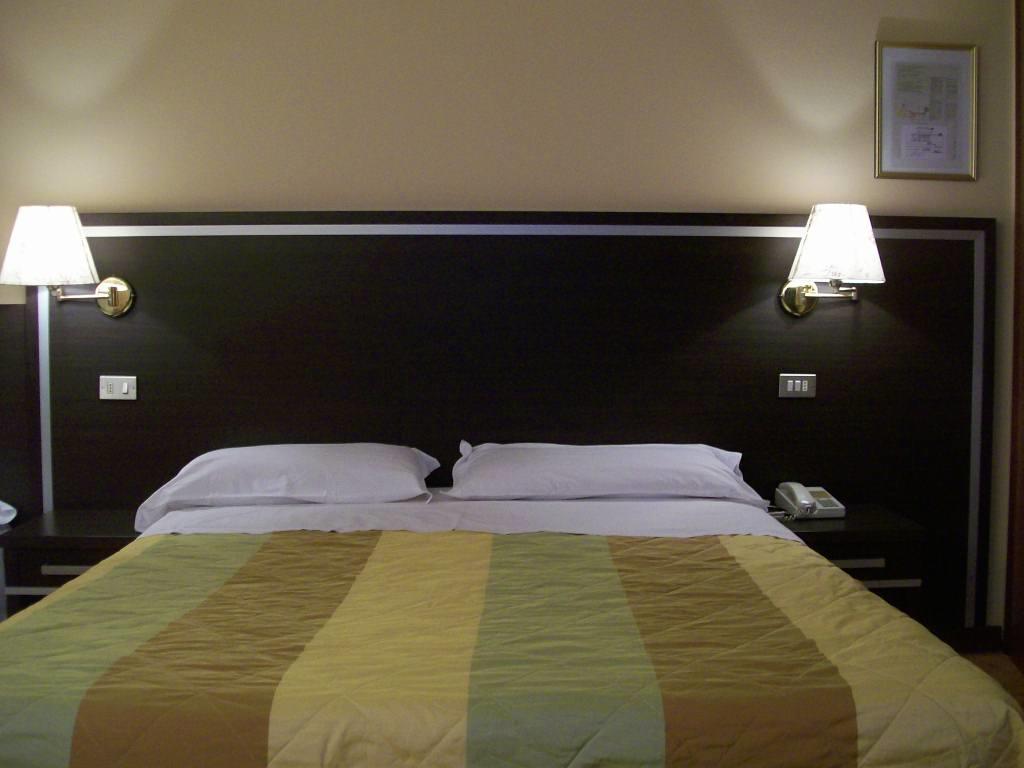 Hotel La Rosta Reggio Emilia Exterior photo