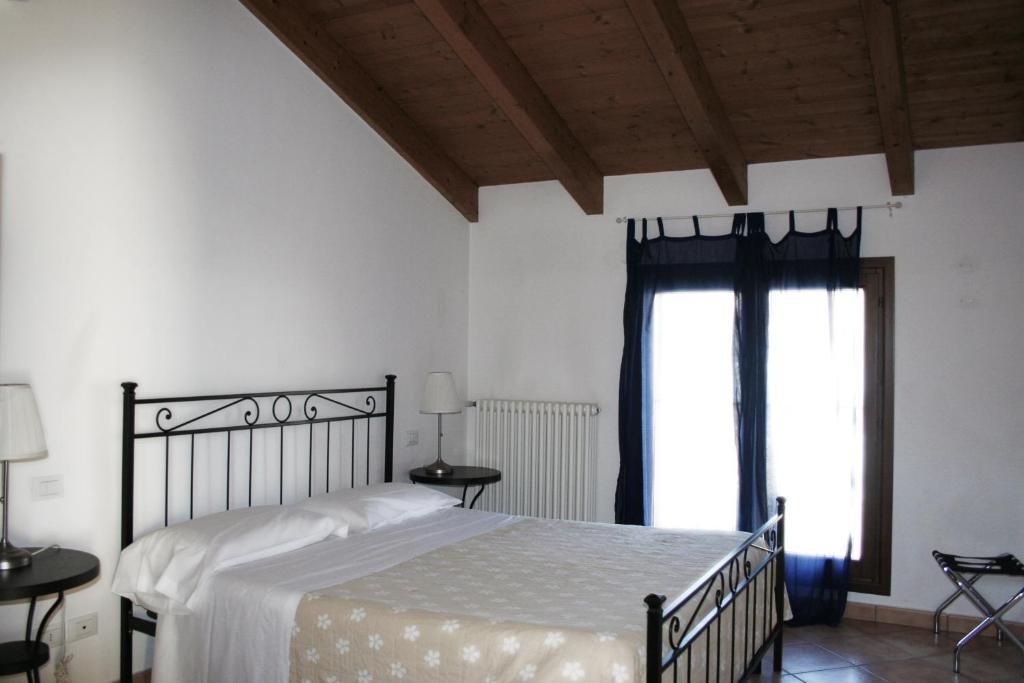 Hotel La Rosta Reggio Emilia Room photo