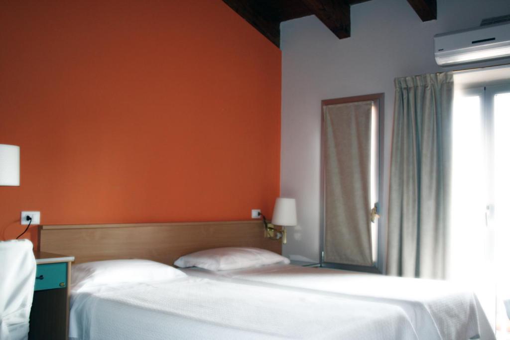 Hotel La Rosta Reggio Emilia Room photo