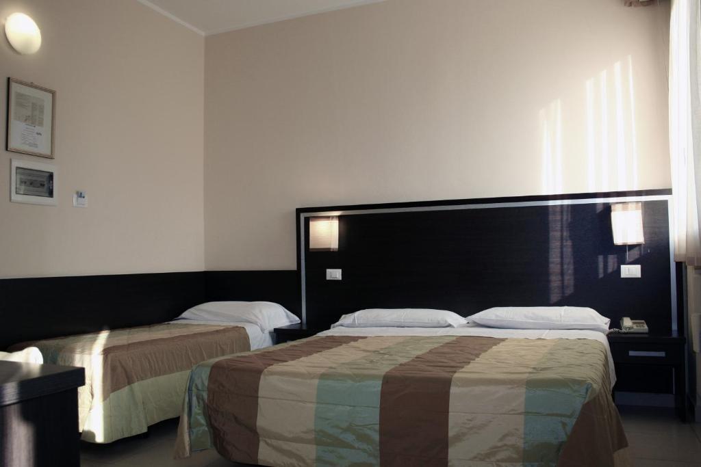 Hotel La Rosta Reggio Emilia Room photo